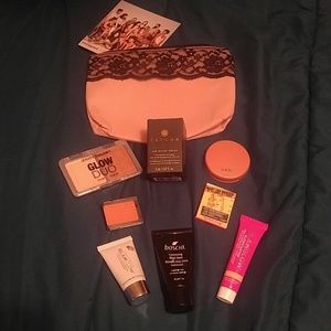 Ipsy blush/highlighter/skincare bundle.